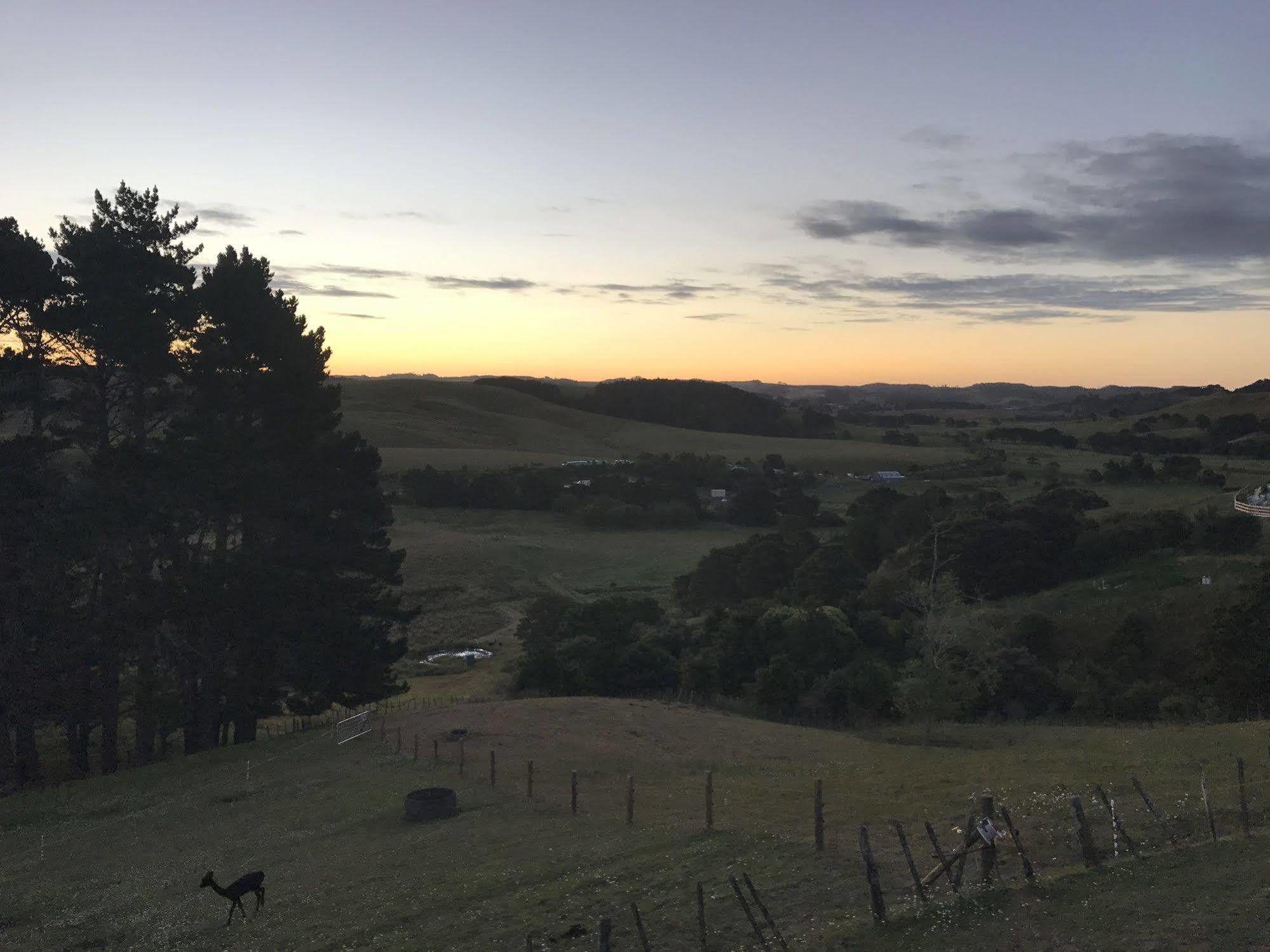 Pukeatua Farmstay Waimauku Exterior photo